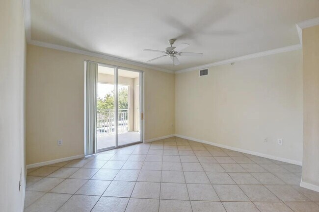 Building Photo - 6565 Emerald Dunes Dr