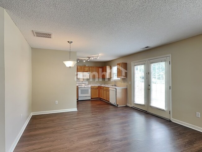 Building Photo - 1006 Fort Clapsop Ct
