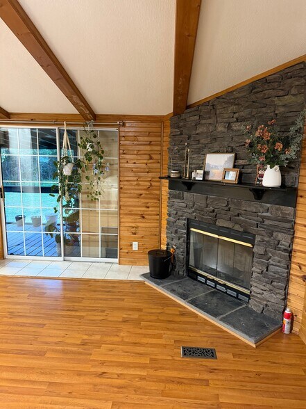 Building Photo - 14 Honey Springs Loop