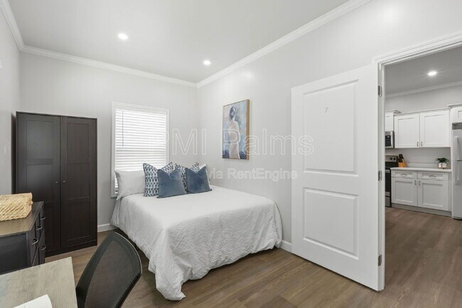 Building Photo - 1521 Preston St S