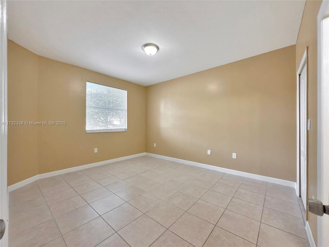 Building Photo - 1666 SE 27th Ct