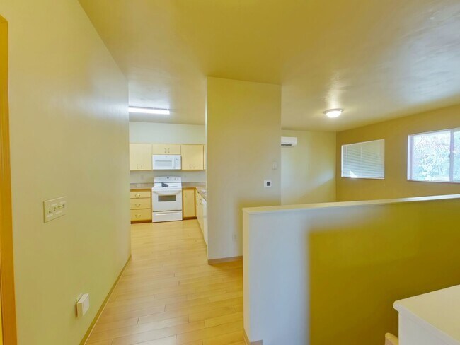 Building Photo - 773-777 East 18th Ave