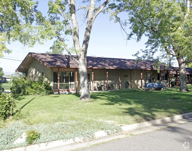 Geneva Village Apartments 5444 S Prince St Littleton CO 80120