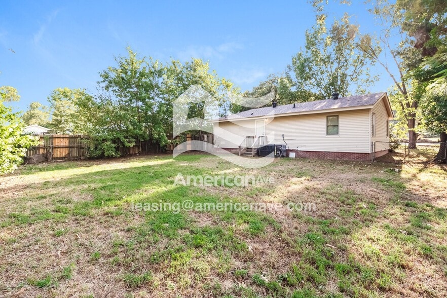 Building Photo - 63 Hill Ln