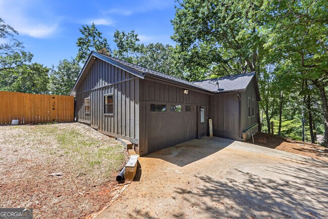 Building Photo - 4225 Twin Rivers Dr