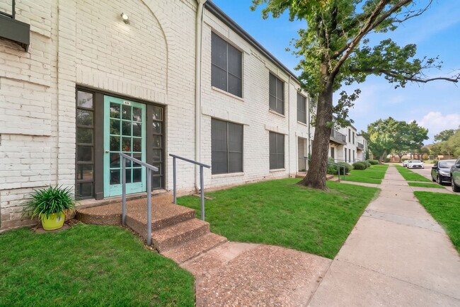 Building Photo - 2235 Winrock Blvd
