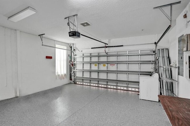 Building Photo - 3915 Passion Flower Rd