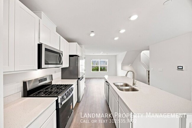 Building Photo - 17389 Ulster Dr