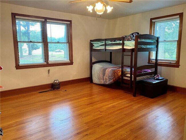 Building Photo - 10102 White Oak Rd, Ford, VA 23850, USA