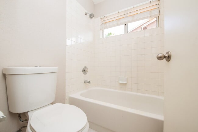 Building Photo - 5028 Monte Del Sol Ln