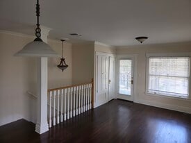 Building Photo - 540 S El Molino Ave
