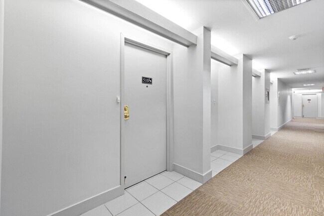 Building Photo - DOWNTOWN AREA