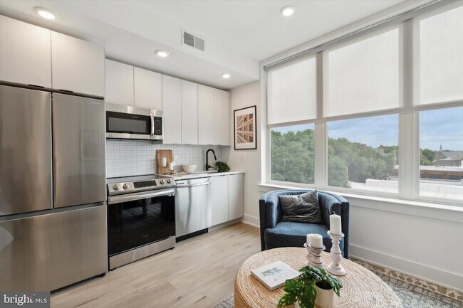 Building Photo - 139 W Chelten Ave