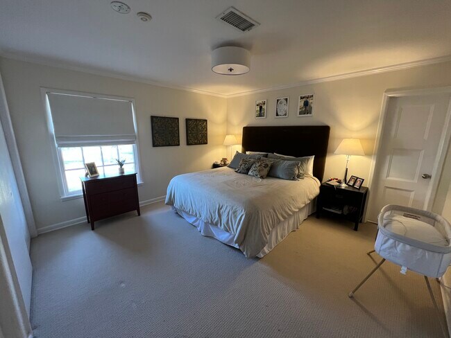 Building Photo - 2204 Boyd Ave