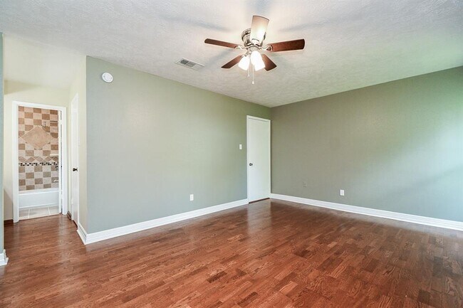 Building Photo - 10426 Alcott Dr