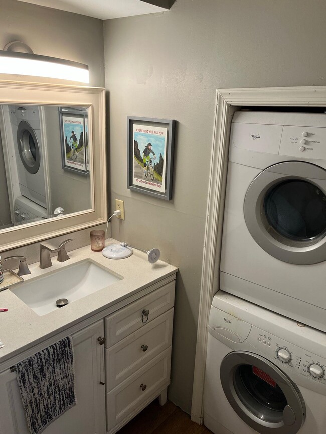 Building Photo - 1010 Blue Ridge Dr