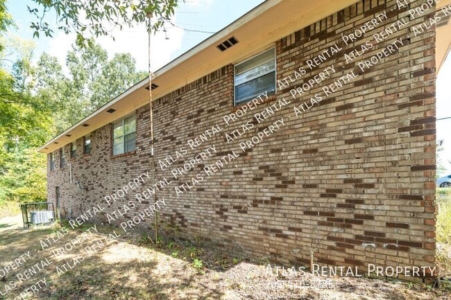Building Photo - 52599 Al Highway 77-