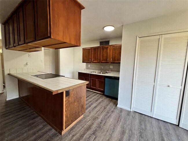 Building Photo - 24315 Beef Canyon Dr
