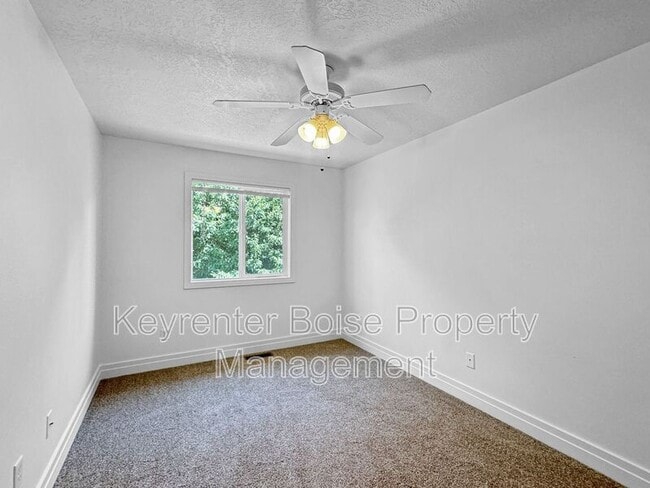 Building Photo - 2144 S Dorothy Ave