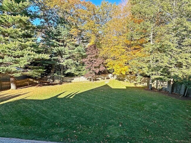 Building Photo - 66 Forest Ave