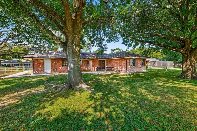 Building Photo - 8923 Greiner Dr