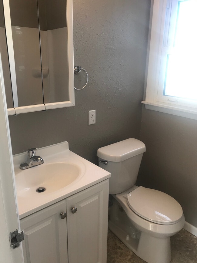 Building Photo - 1244 Pershing Dr