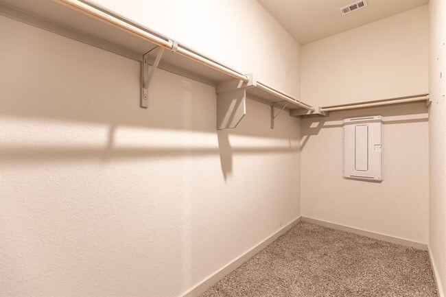 Building Photo - 305 Fairfax Ave