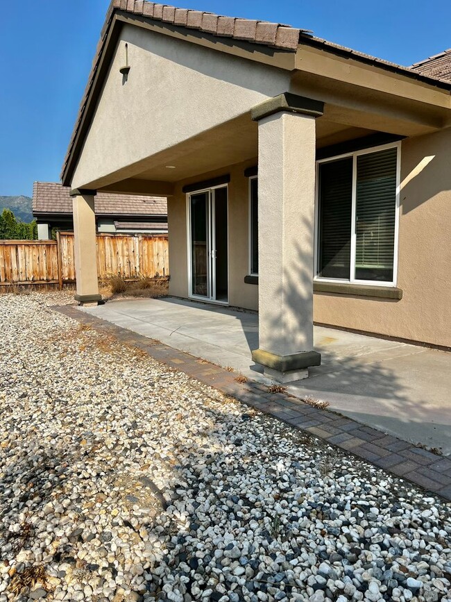 Building Photo - 1135 Cliff Park Way
