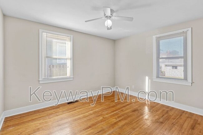 Building Photo - 2085 Heckle St