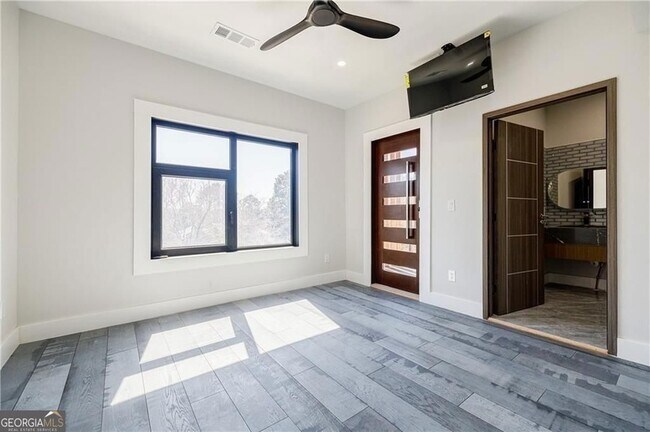 Building Photo - 1812 Hunters Glen NE