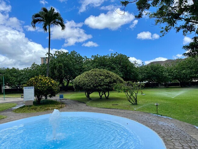 Building Photo - Kukui Plaza: Renovated 1 Bed, 1 Bath Condo...