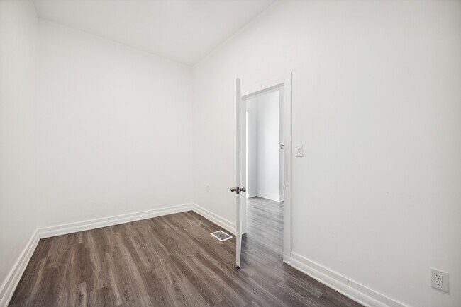 Building Photo - 2702 S Spaulding Ave