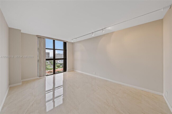 Building Photo - 4000 Towerside Terrace