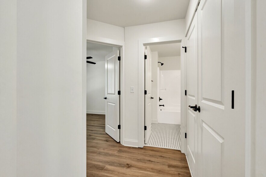 Building Photo - 353 Hungry Hollow Rd SE