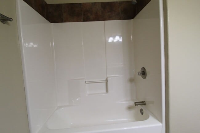 Building Photo - designed for comfort : 3 Bedroom 2 Bath