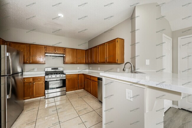 Building Photo - 2411 Weatherby Dr