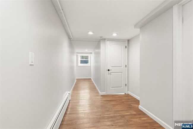 Building Photo - 202 Knox Ave