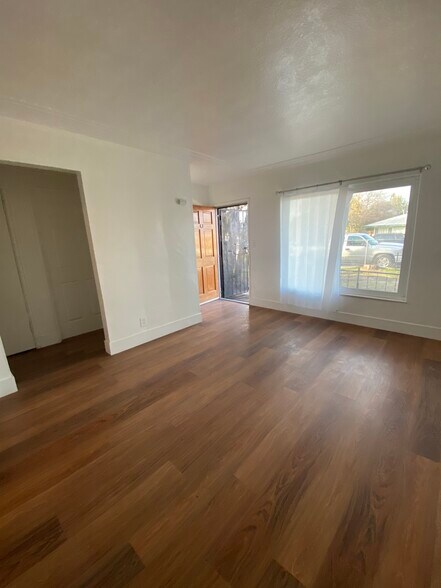 Building Photo - 3402 Mayfair Dr S