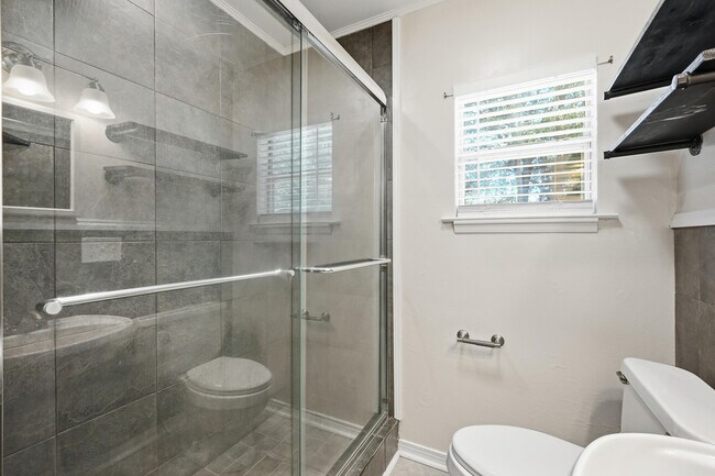 Building Photo - 20 Kohler Dr