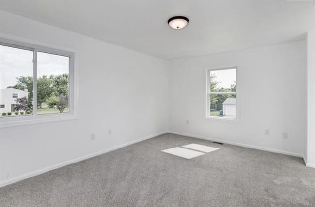 Building Photo - 62-63 3 Rivers Dr