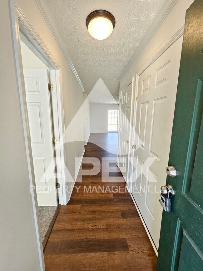 Building Photo - 8705 Trapper Ln