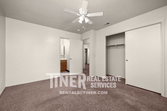 Building Photo - 9282 Corinthian Cir