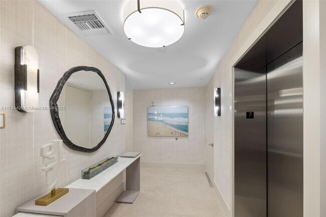 Building Photo - 5959 Collins Ave
