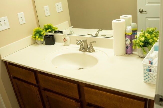 Building Photo - 3499 Henley St