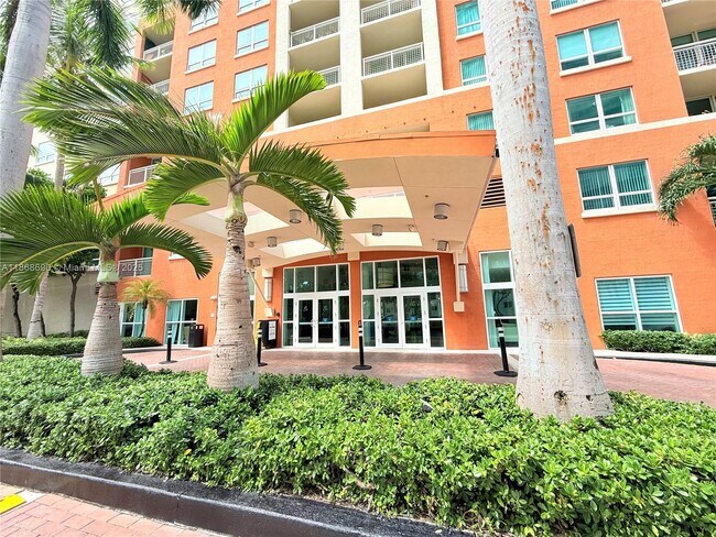 Building Photo - 2000 N Bayshore Dr