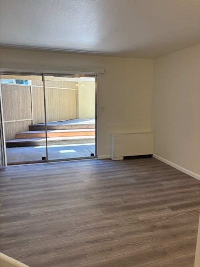 Building Photo - Close to Campus 2BD/1.5 BA Townhouse - Ava...