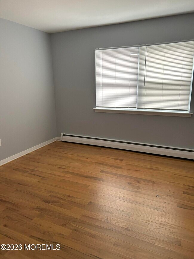 Building Photo - 258 Bath Ave