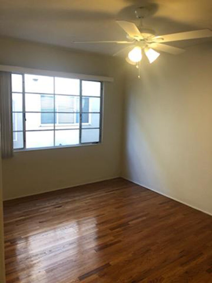 bedroom looking out window - 1237 N Brand Blvd