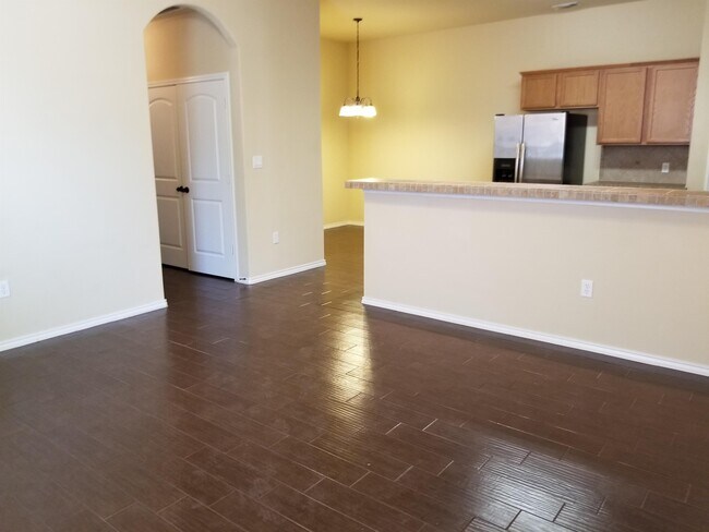 Building Photo - 1023 Brown Rock Dr