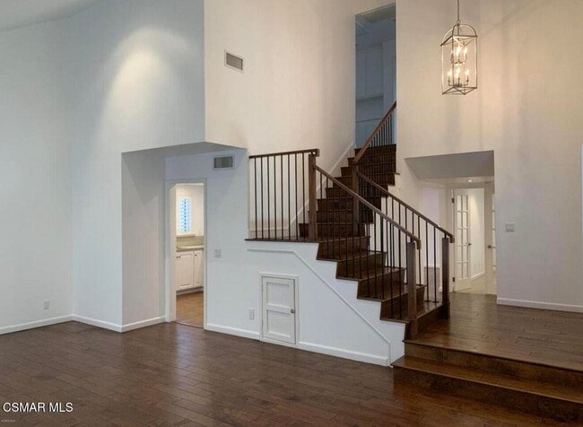 Building Photo - 924 Thistlegate Rd